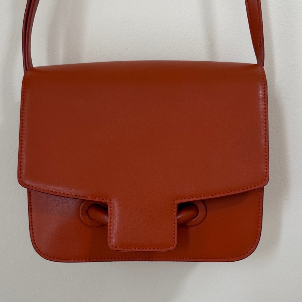 Chic Brown Leather Crossbody Bag